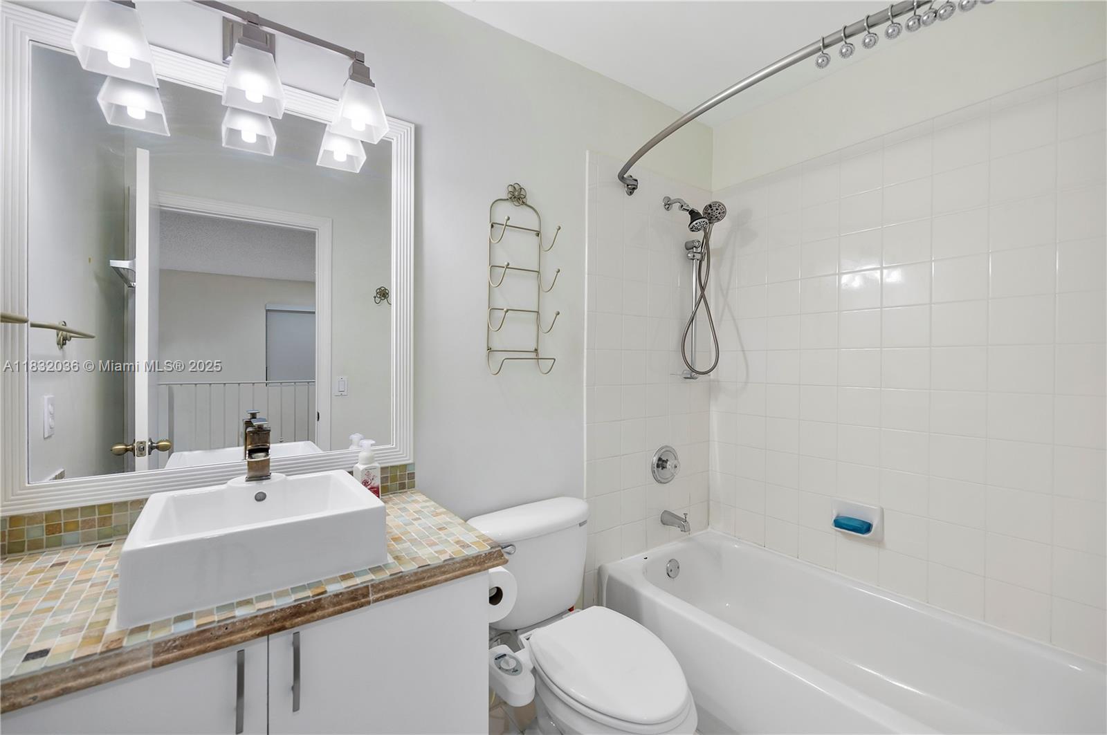 Miami, Florida, 33186, United States, 4 Bedrooms Bedrooms, ,3 BathroomsBathrooms,Residential,For Sale,1882398