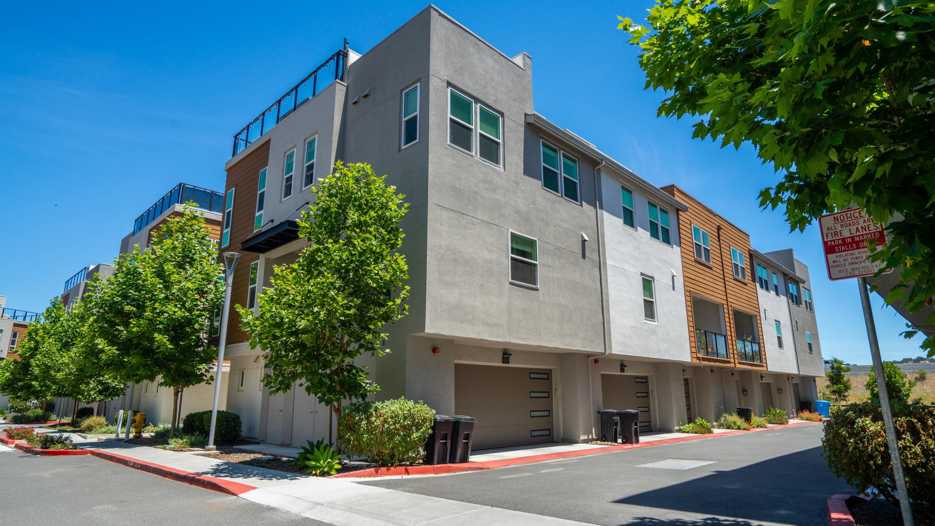  Modern Townhome in Novato - 物件實景