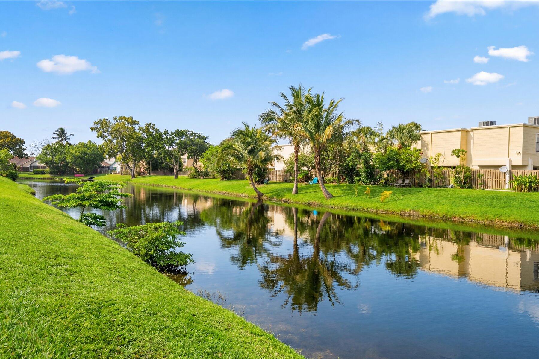  12126 Regal Court E - 物件實景