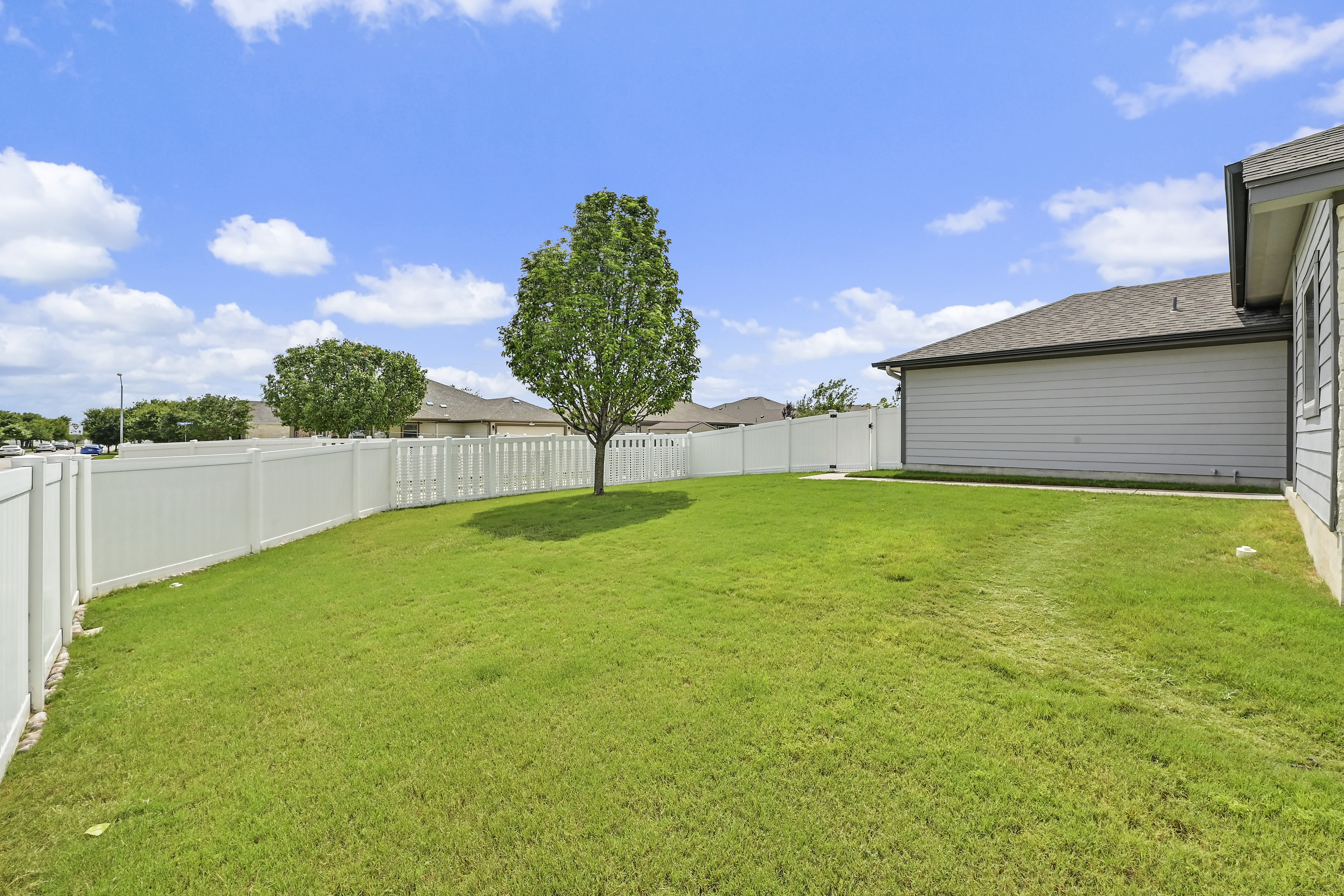  Rare 3-Car Garage + Corner Lot in Highland Park - 物件實景