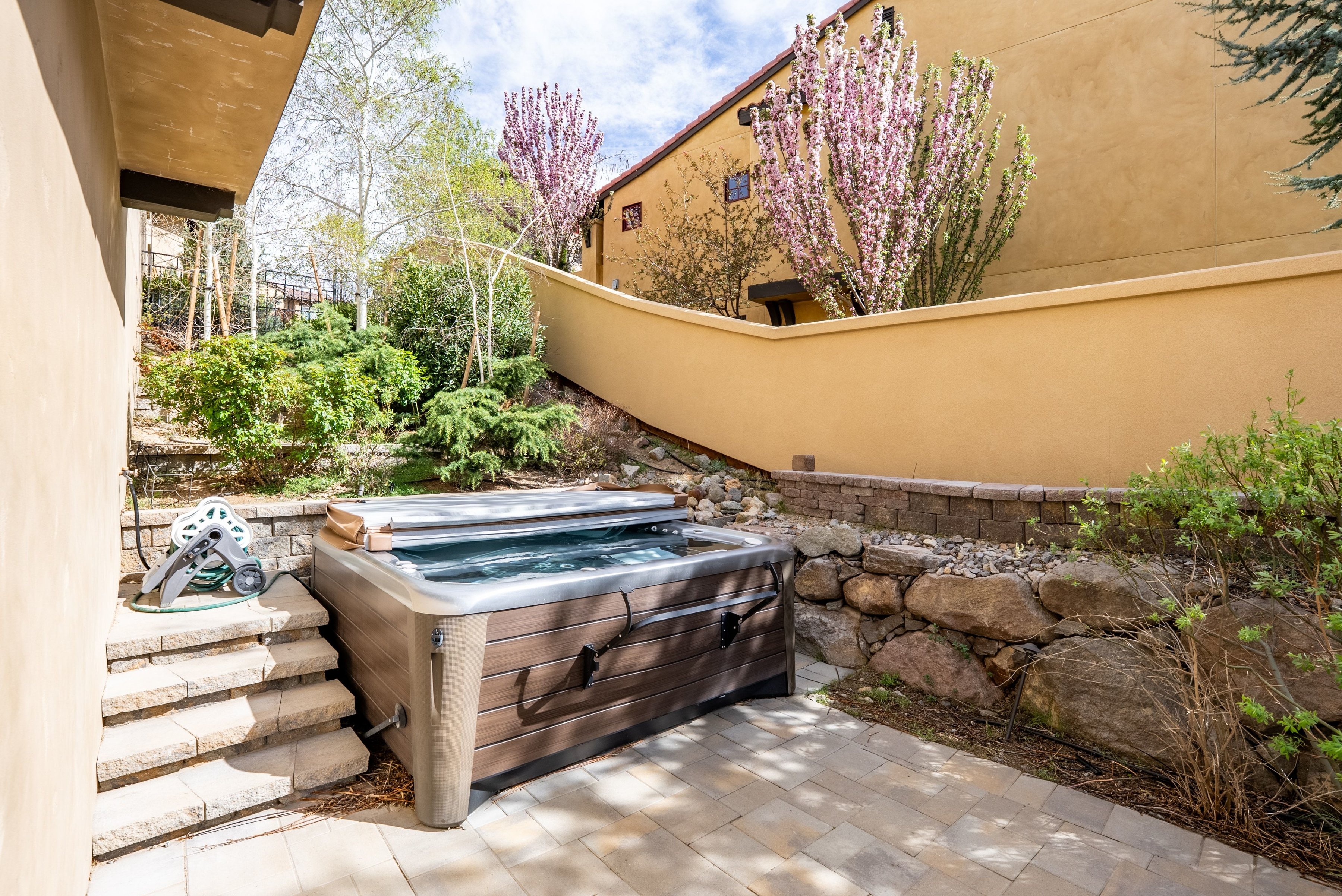  Luxurious Modern Farmhouse with Breathtaking Views - 物件實景