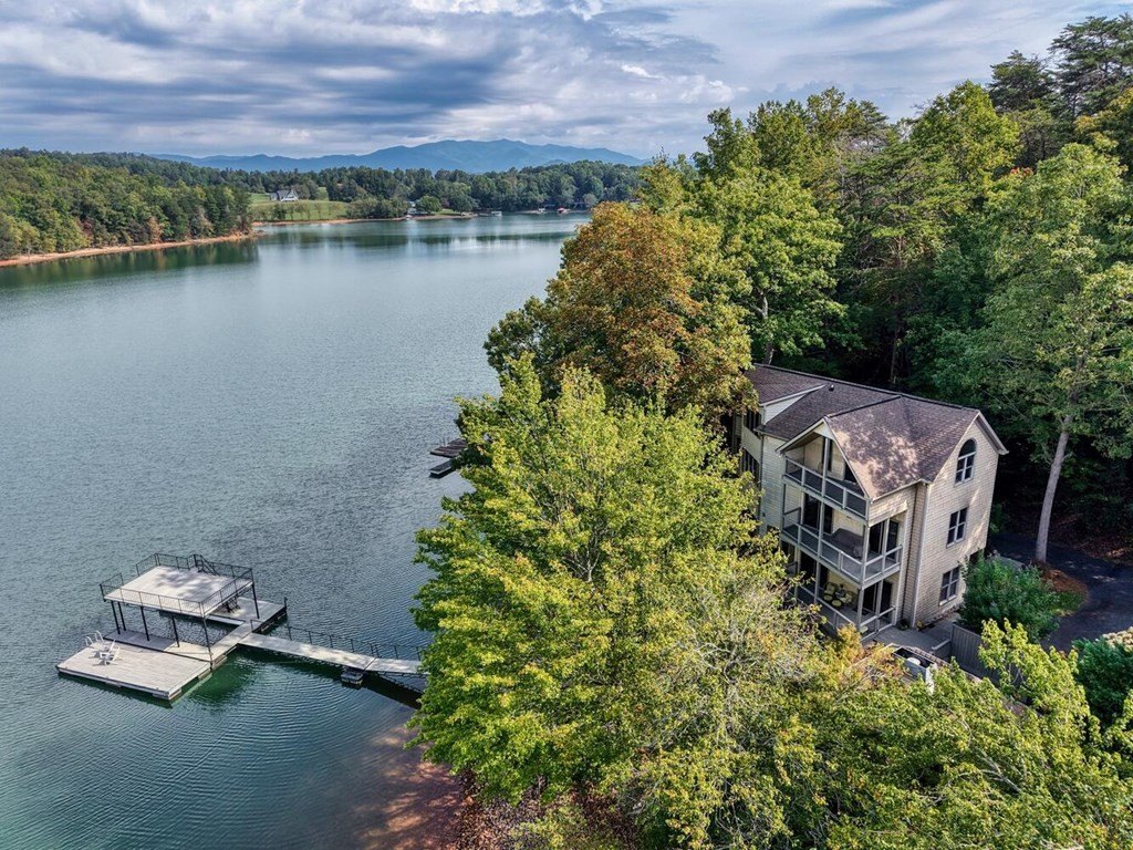 Young Harris, Georgia, 30582, United States, 3 Bedrooms Bedrooms, ,4 BathroomsBathrooms,Residential,For Sale,1975492