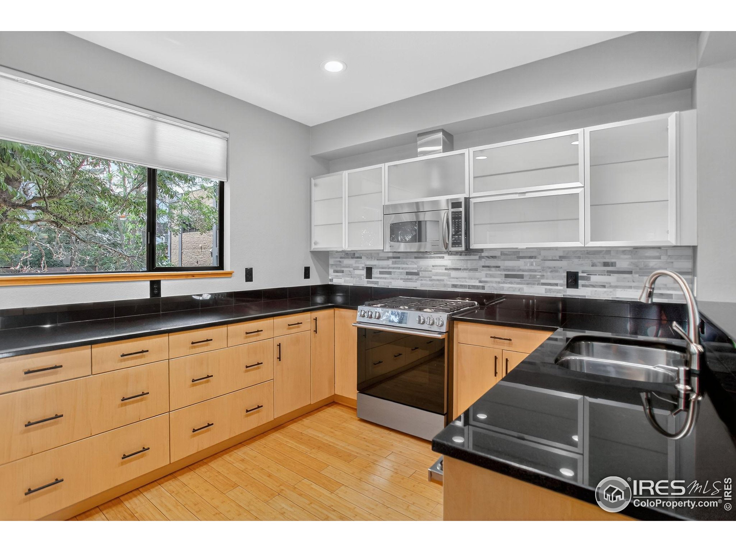 Denver, Colorado, 80211, United States, 2 Bedrooms Bedrooms, ,3 BathroomsBathrooms,Residential,For Sale,1895897