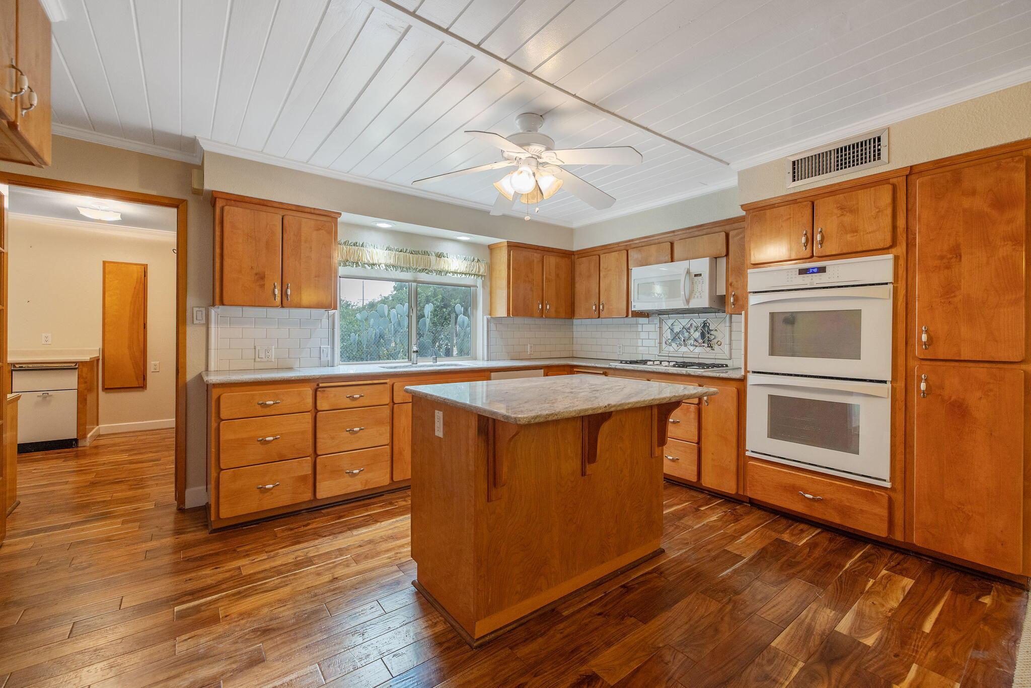 Fresno, California, 93722, United States, 3 Bedrooms Bedrooms, ,2 BathroomsBathrooms,Residential,For Sale,1984127