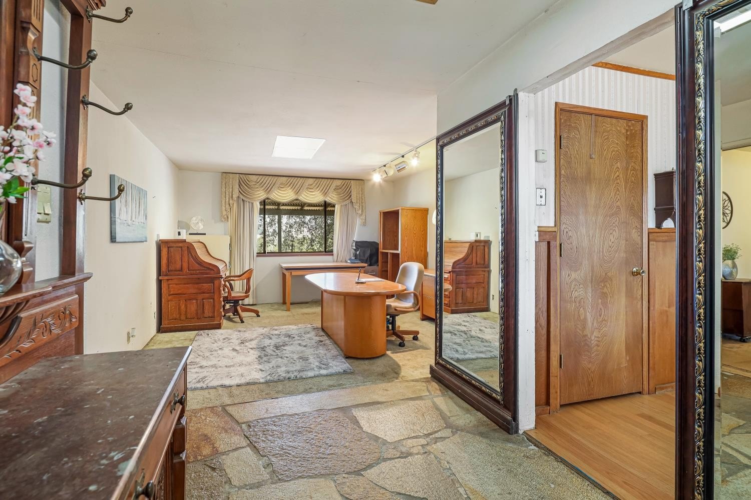 Mokelumne Hill, California, 95245, United States, 4 Bedrooms Bedrooms, ,3 BathroomsBathrooms,Residential,For Sale,1844920