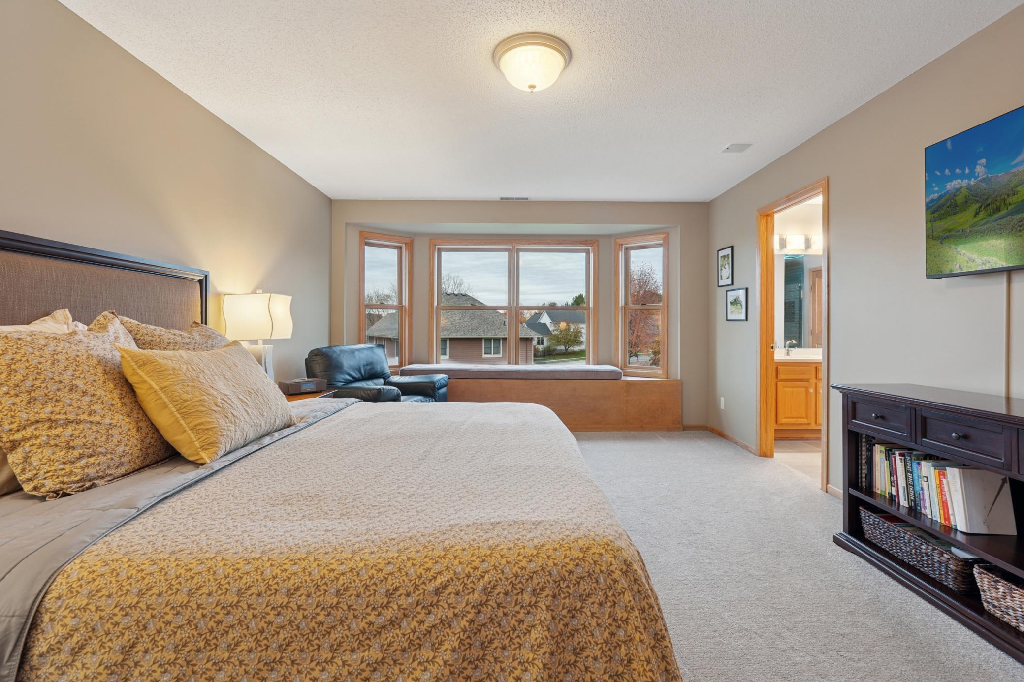 Hudson, Wisconsin, 54016, United States, 5 Bedrooms Bedrooms, ,3 BathroomsBathrooms,Residential,For Sale,1989559