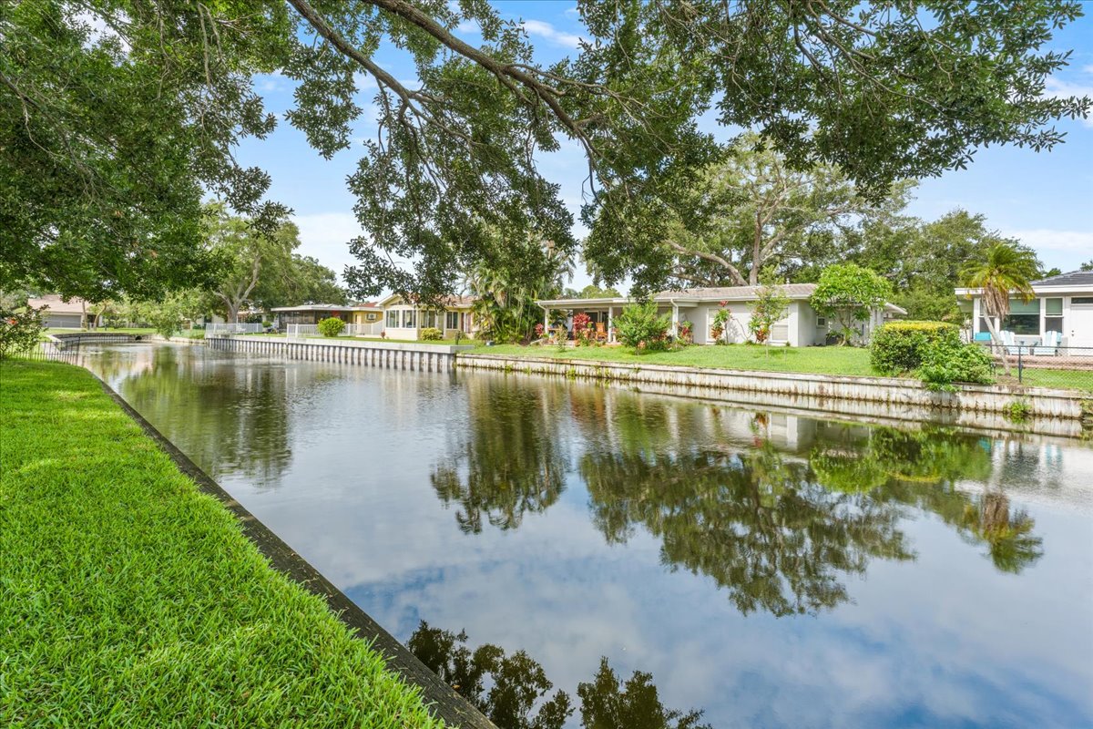 Seminole, Florida, 33772, United States, 3 Bedrooms Bedrooms, ,2 BathroomsBathrooms,Residential,For Sale,2048345