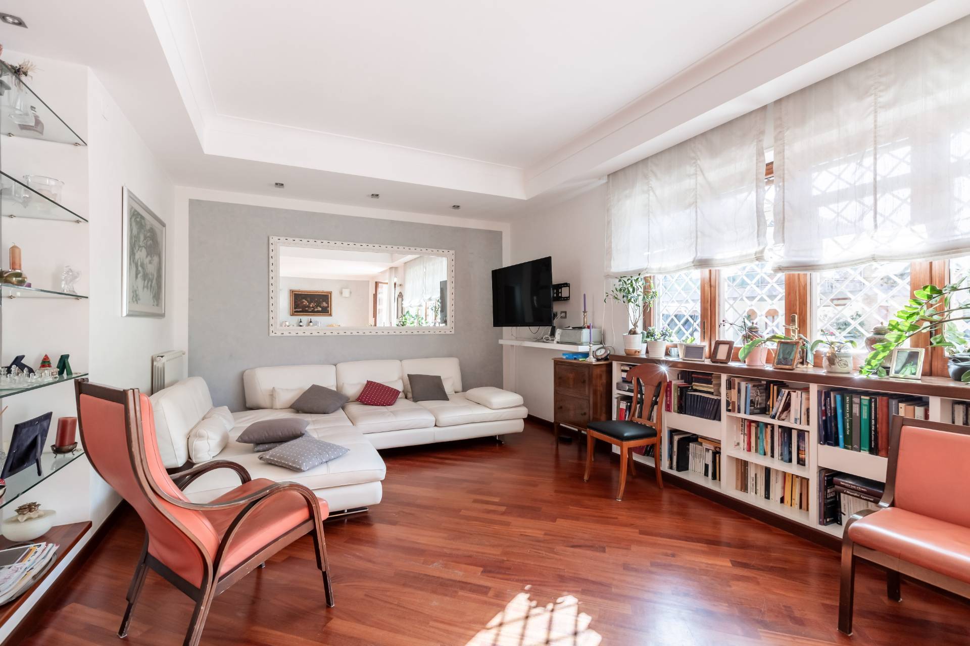Roma, Roma, 00100, IT, 3 Bedrooms Bedrooms, ,2 BathroomsBathrooms,Residential,For Sale,1877173