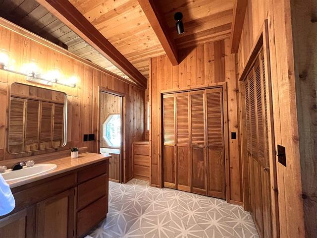 Lake Almanor West, California, 96920, United States, 5 Bedrooms Bedrooms, ,3 BathroomsBathrooms,Residential,For Sale,1949683