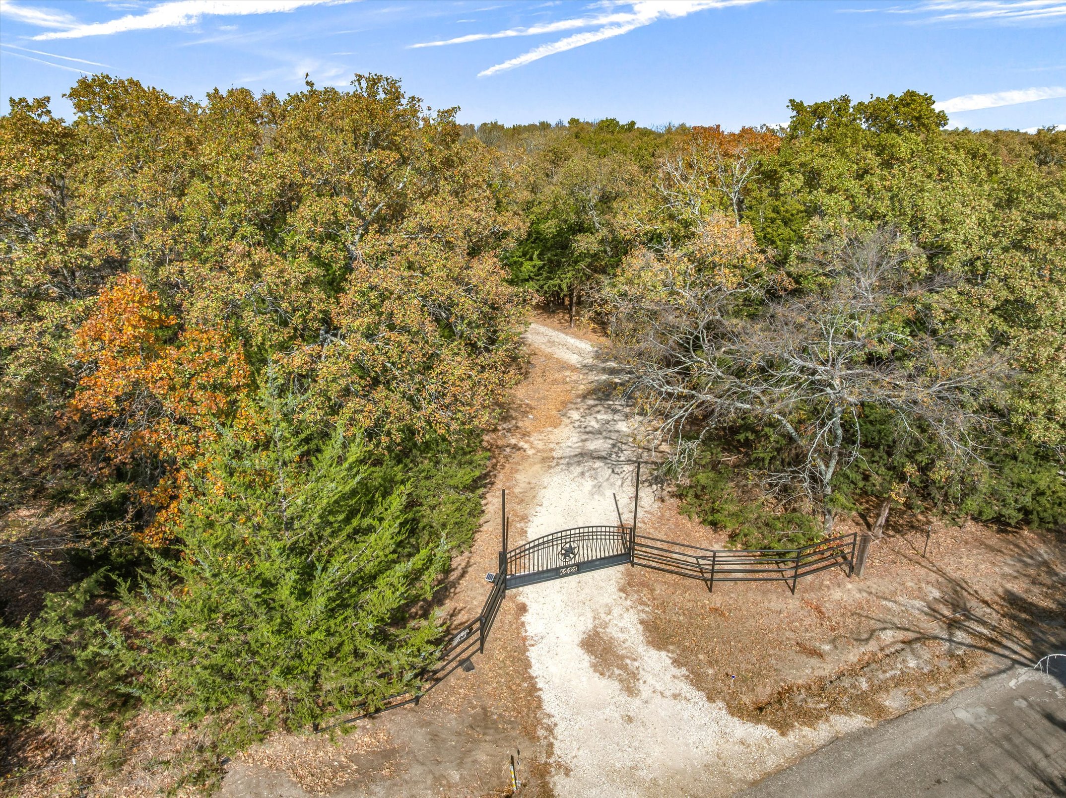 Wills Point, Texas, 75169, United States, 4 Bedrooms Bedrooms, ,4 BathroomsBathrooms,Residential,For Sale,1996475