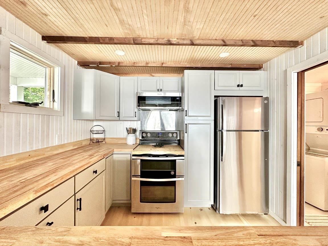 Bristol, New Hampshire, 03222, United States, 2 Bedrooms Bedrooms, ,Residential,For Sale,1933132