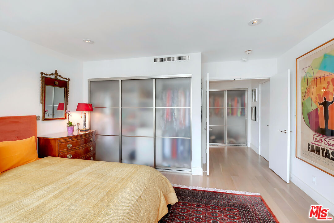 Los Angeles, California, 90067, United States, 1 Bedroom Bedrooms, ,1 BathroomBathrooms,Residential,For Sale,2001995