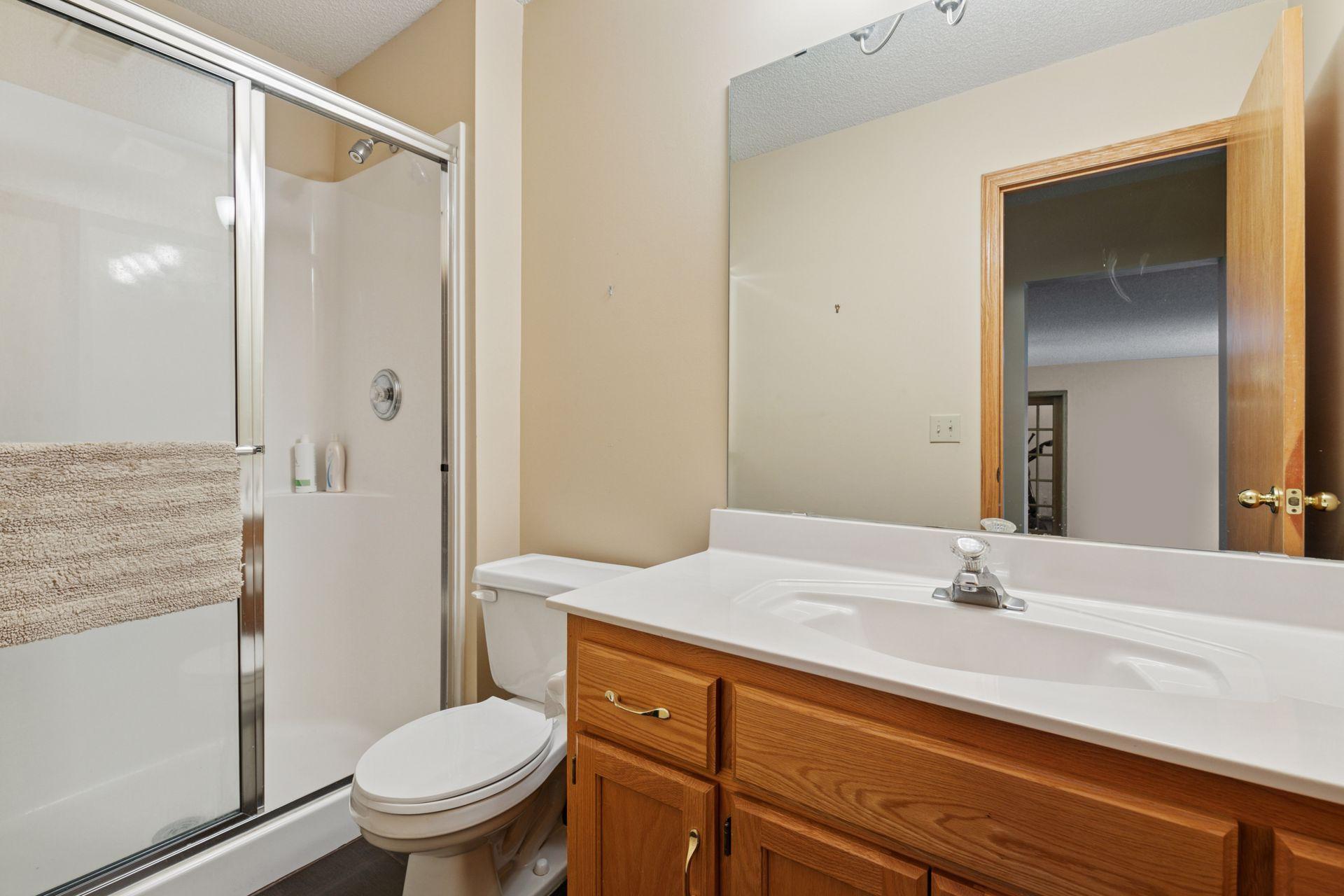 Lakeville, Minnesota, 55044, United States, 4 Bedrooms Bedrooms, ,1 BathroomBathrooms,Residential,For Sale,1867089