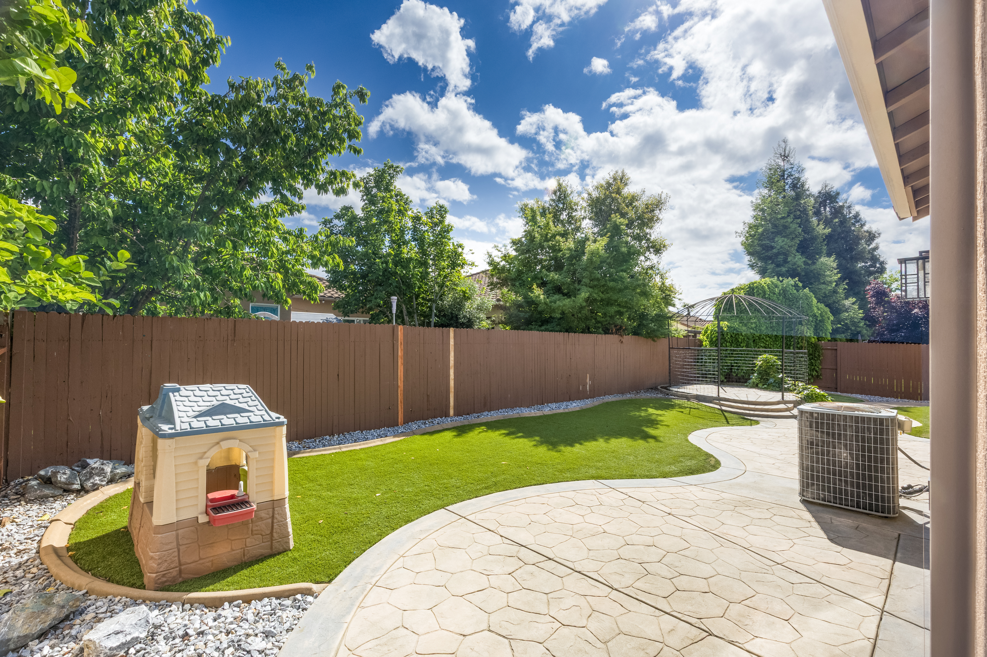  9422 Rhone Valley Way, Elk Grove, CA 95624 - 物件實景