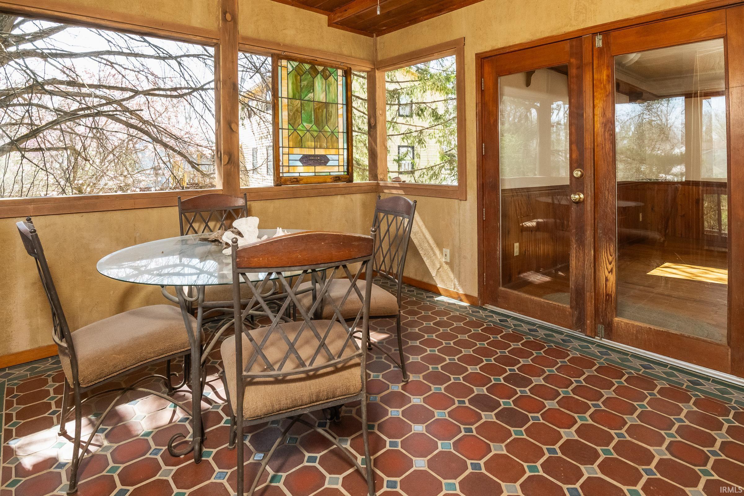 Bloomington, Indiana, 47401, United States, 8 Bedrooms Bedrooms, ,5 BathroomsBathrooms,Residential,For Sale,1988633