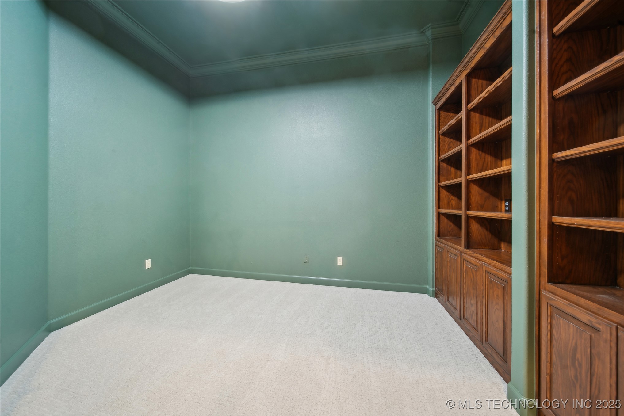 Tulsa, Oklahoma, 74145, United States, 5 Bedrooms Bedrooms, ,4 BathroomsBathrooms,Residential,For Sale,1758720