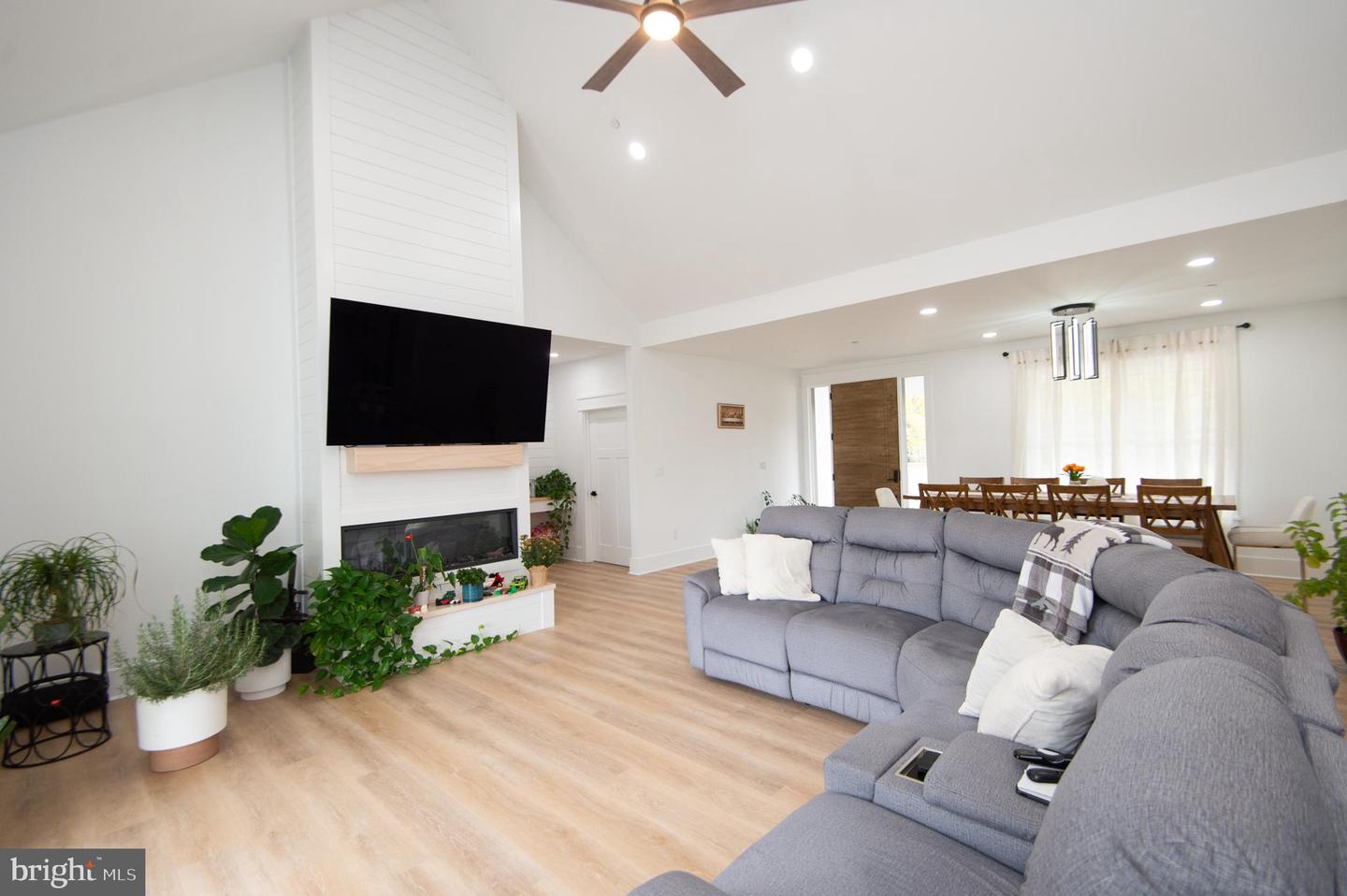 Delmar, Maryland, 21875, United States, 4 Bedrooms Bedrooms, ,4 BathroomsBathrooms,Residential,For Sale,1992058