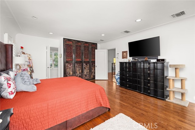 Los Angeles, California, 90064, United States, 6 Bedrooms Bedrooms, ,3 BathroomsBathrooms,Residential,For Sale,1977157