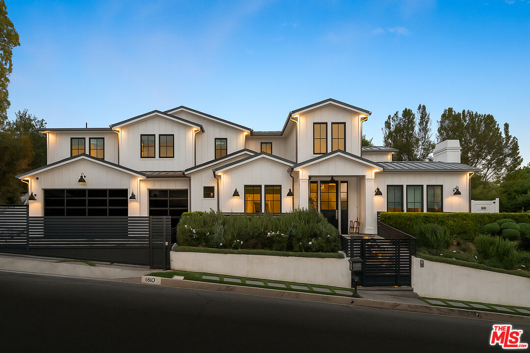 Encino, California, 91436, United States, 6 Bedrooms Bedrooms, ,7 BathroomsBathrooms,Residential,For Sale,1896144