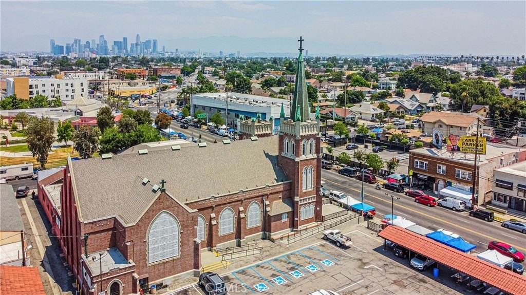 225 W 47th Place, Los Angeles, California, 90037, United States, 7 Bedrooms Bedrooms, ,4 BathroomsBathrooms,Residential,For Sale,225 W 47th Place,1578098