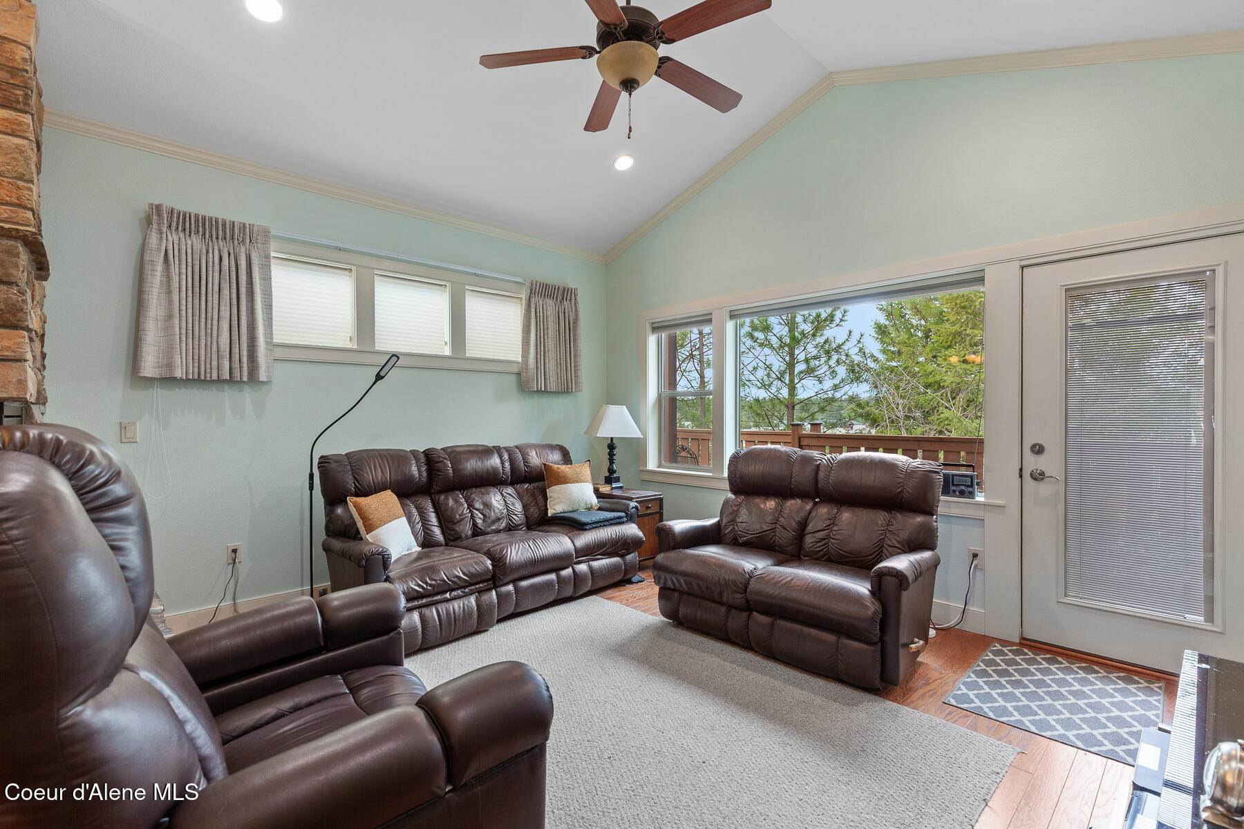 Coeur d'Alene, Idaho, 83815, United States, 2 Bedrooms Bedrooms, ,3 BathroomsBathrooms,Residential,For Sale,2010057