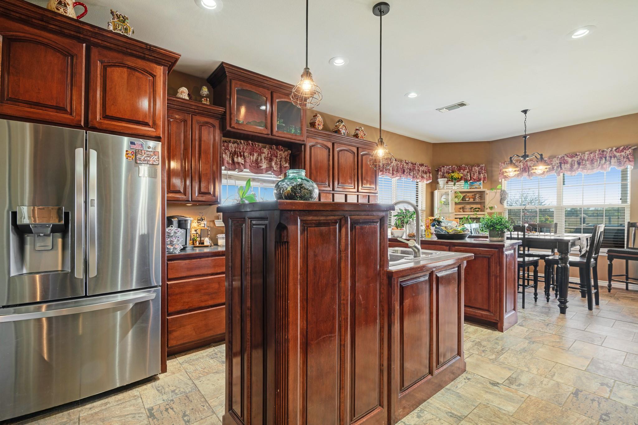 Deport, Texas, 75436, United States, 3 Bedrooms Bedrooms, ,3 BathroomsBathrooms,Residential,For Sale,1982832