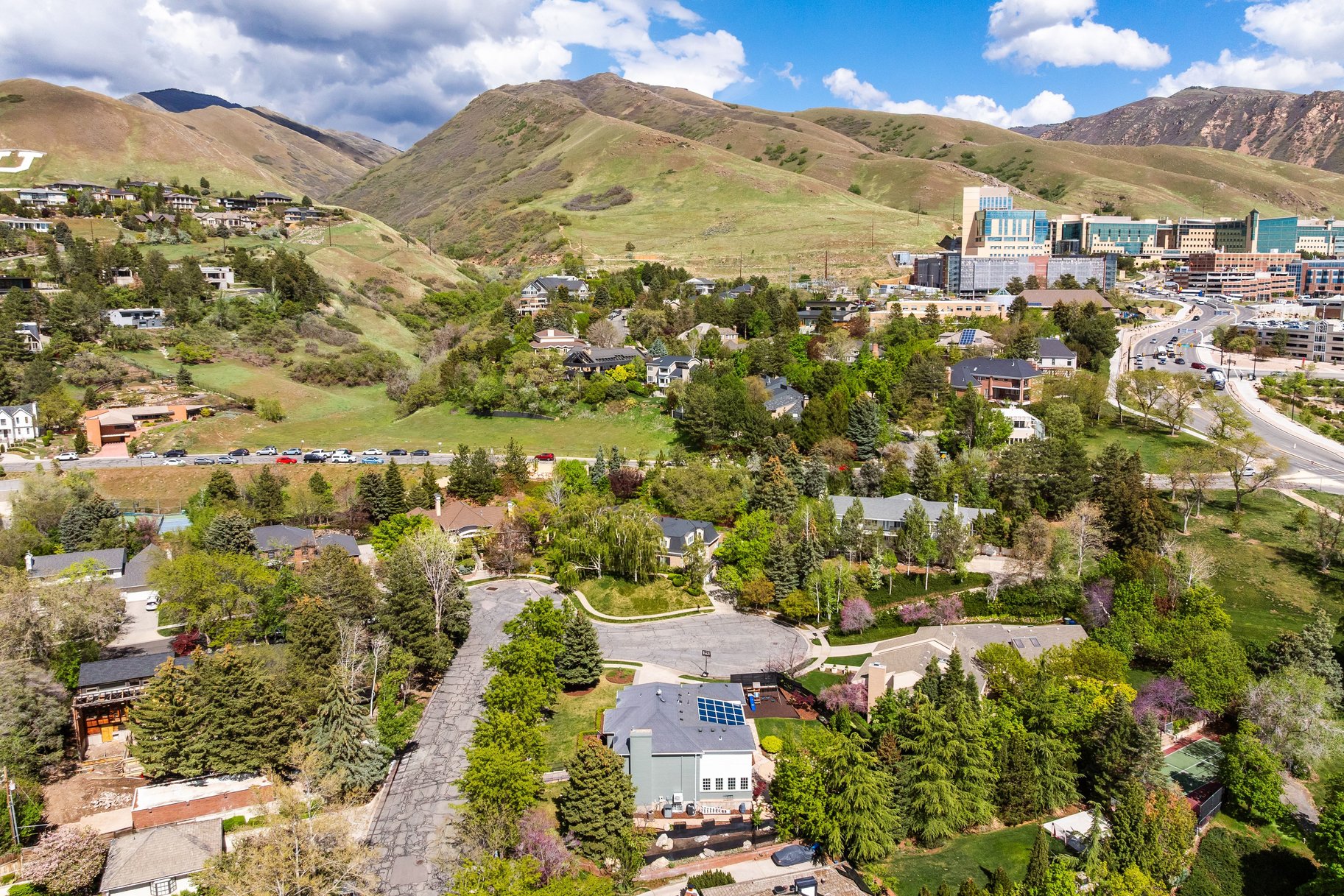  BEAUTIFULLY UPDATED FEDERAL HEIGHTS TWO STORY HOME - 物件實景