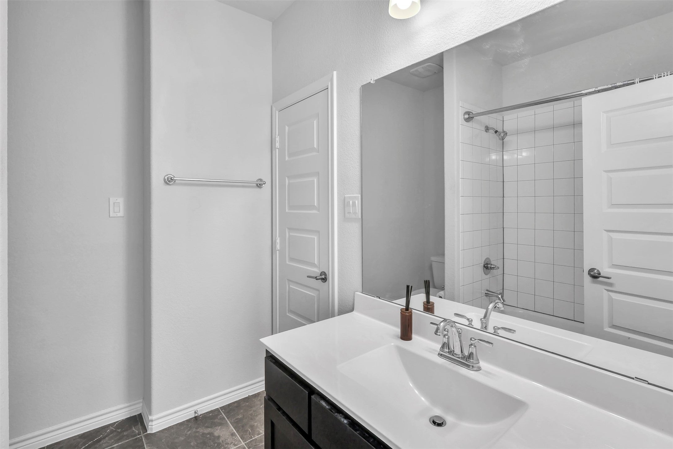 Justin, Texas, 76247, United States, 4 Bedrooms Bedrooms, ,4 BathroomsBathrooms,Residential,For Sale,1981121