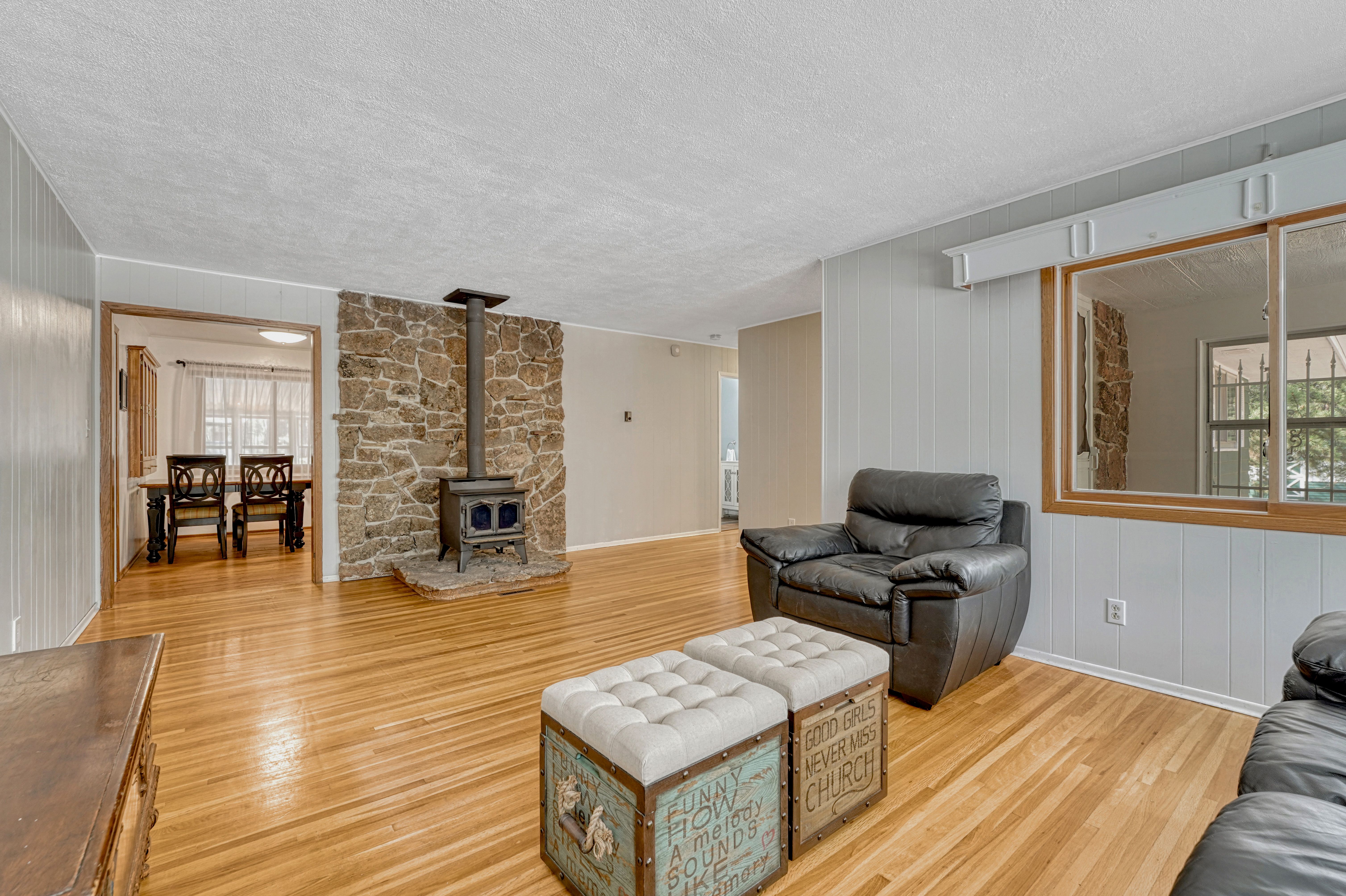  Meticulously maintained ranch-style home in sought-after Black Forest - 物件實景