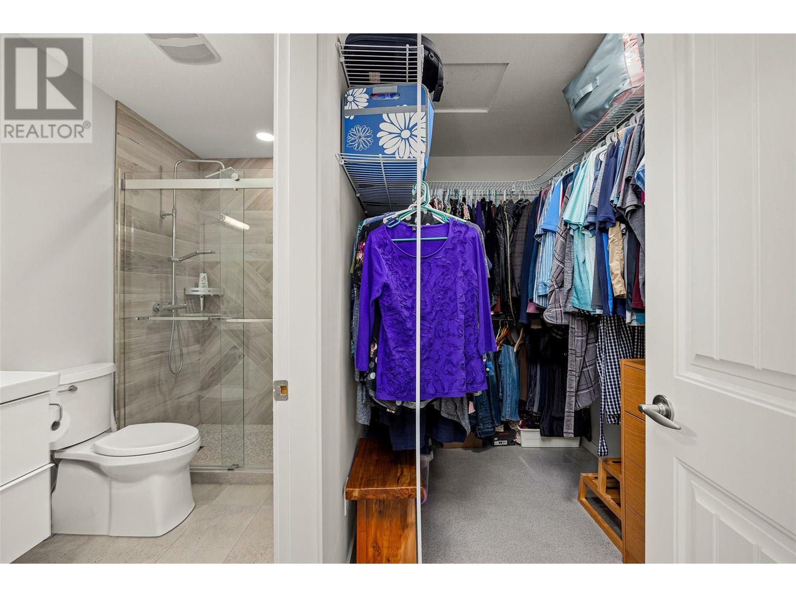 KELOWNA, British Columbia, V1V 2W3, CA, 4 Bedrooms Bedrooms, ,3 BathroomsBathrooms,Residential,For Sale,1882700