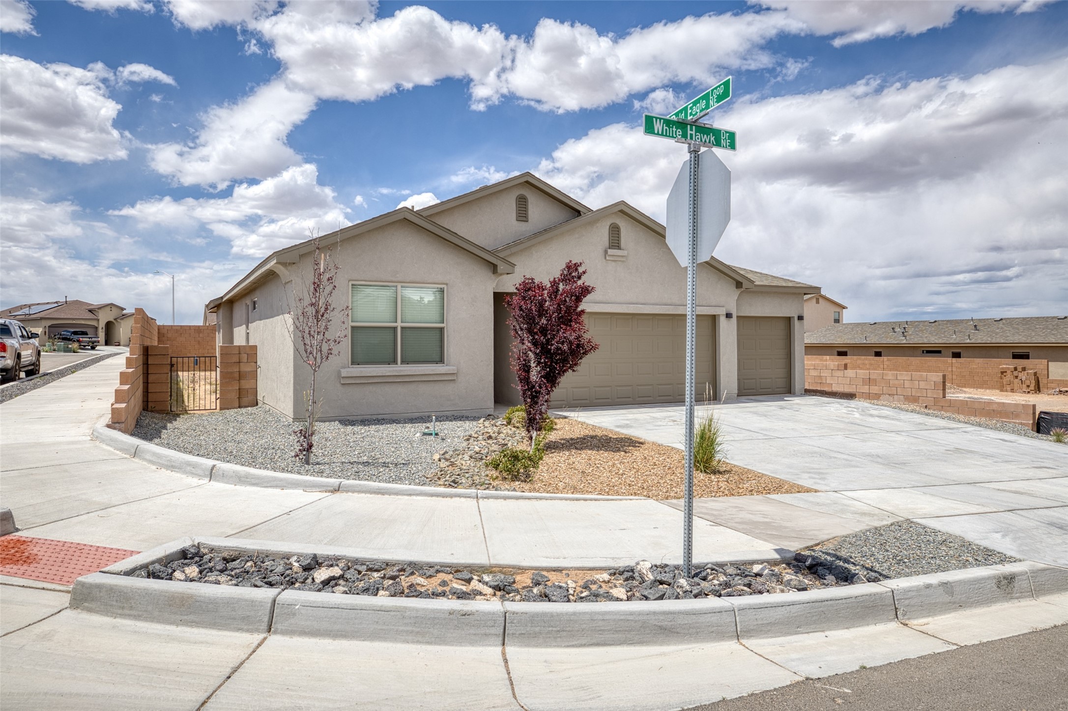  6200 White Hawk Drive Ne - 物件實景