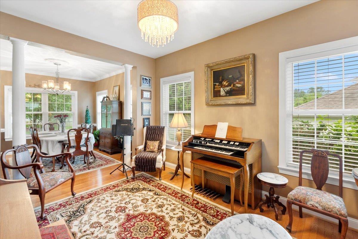 Blacksburg, Virginia, 24060, United States, 5 Bedrooms Bedrooms, ,4 BathroomsBathrooms,Residential,For Sale,1828215