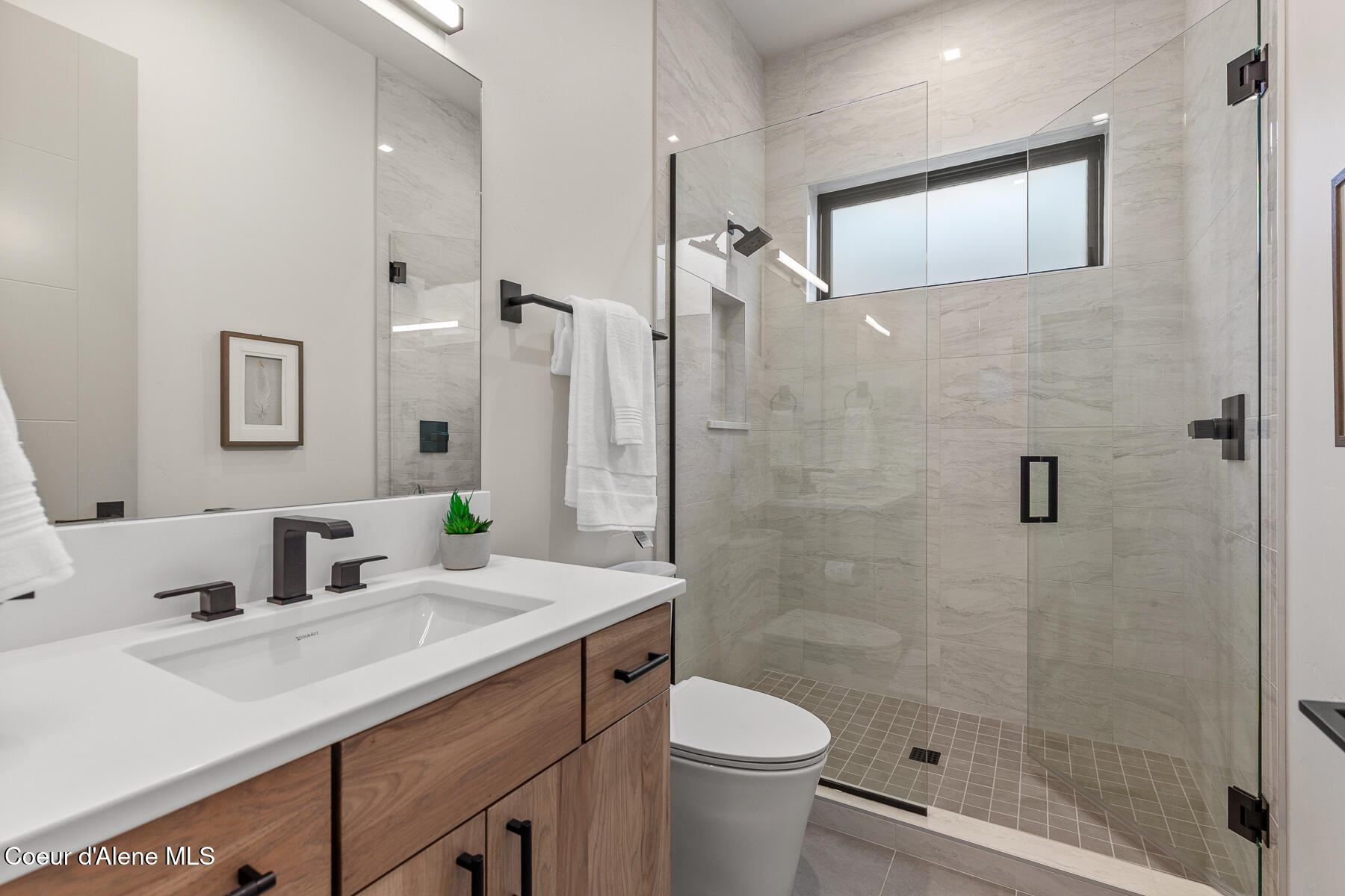 Coeur d'Alene, Idaho, 83814, United States, 3 Bedrooms Bedrooms, ,4 BathroomsBathrooms,Residential,For Sale,2048490