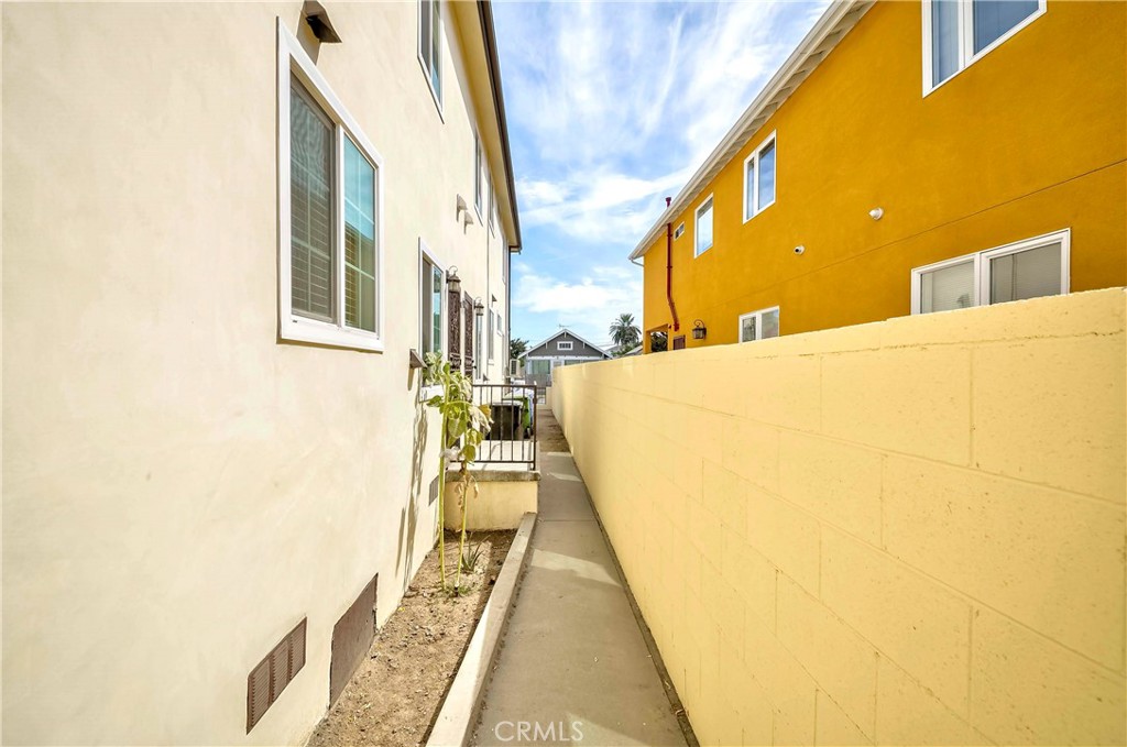 Los Angeles, California, 90007, United States, ,Residential,For Sale,1984452