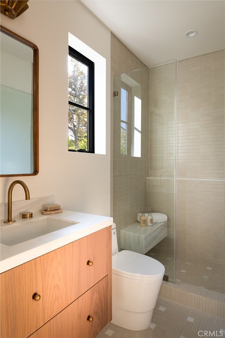 Sherman Oaks, California, 91423, United States, 6 Bedrooms Bedrooms, ,7 BathroomsBathrooms,Residential,For Sale,1990929