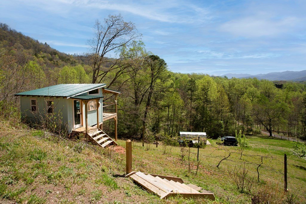 Hayesville, North Carolina, 28904, United States, 3 Bedrooms Bedrooms, ,4 BathroomsBathrooms,Residential,For Sale,1924483