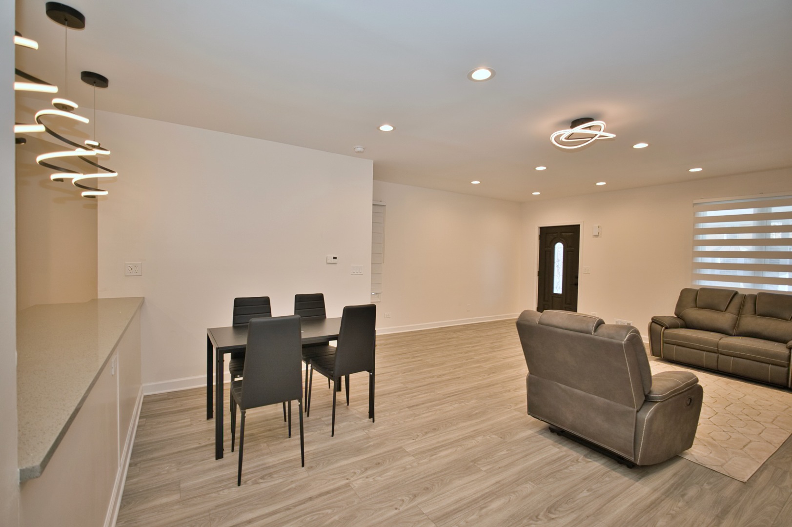 Chicago, Illinois, 60630, United States, 4 Bedrooms Bedrooms, ,2 BathroomsBathrooms,Residential,For Sale,2007552