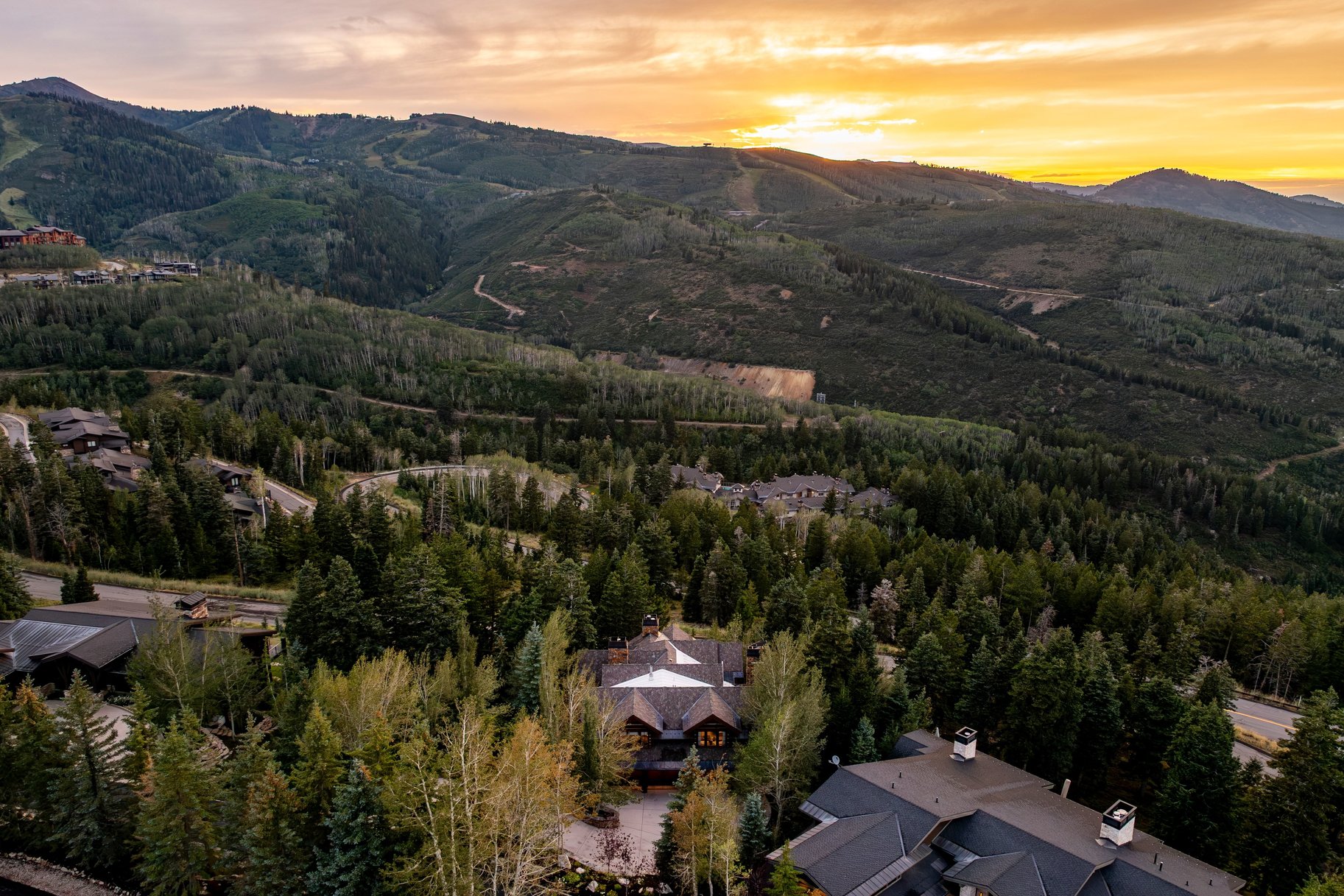  Mountain Transitional Legacy Ski Home in Gated Upper Deer Valley Community - 物件實景
