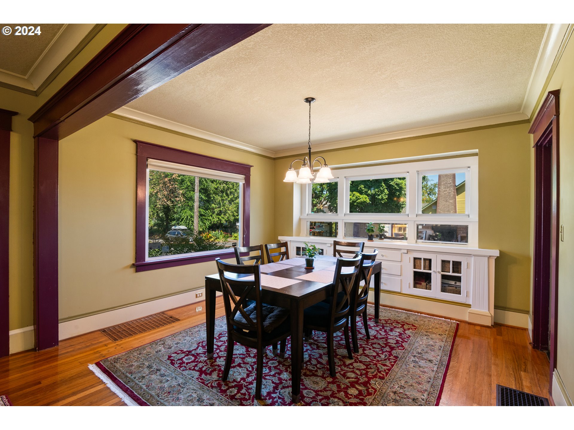 Portland, Oregon, 97211, United States, 5 Bedrooms Bedrooms, ,2 BathroomsBathrooms,Residential,For Sale,1976377