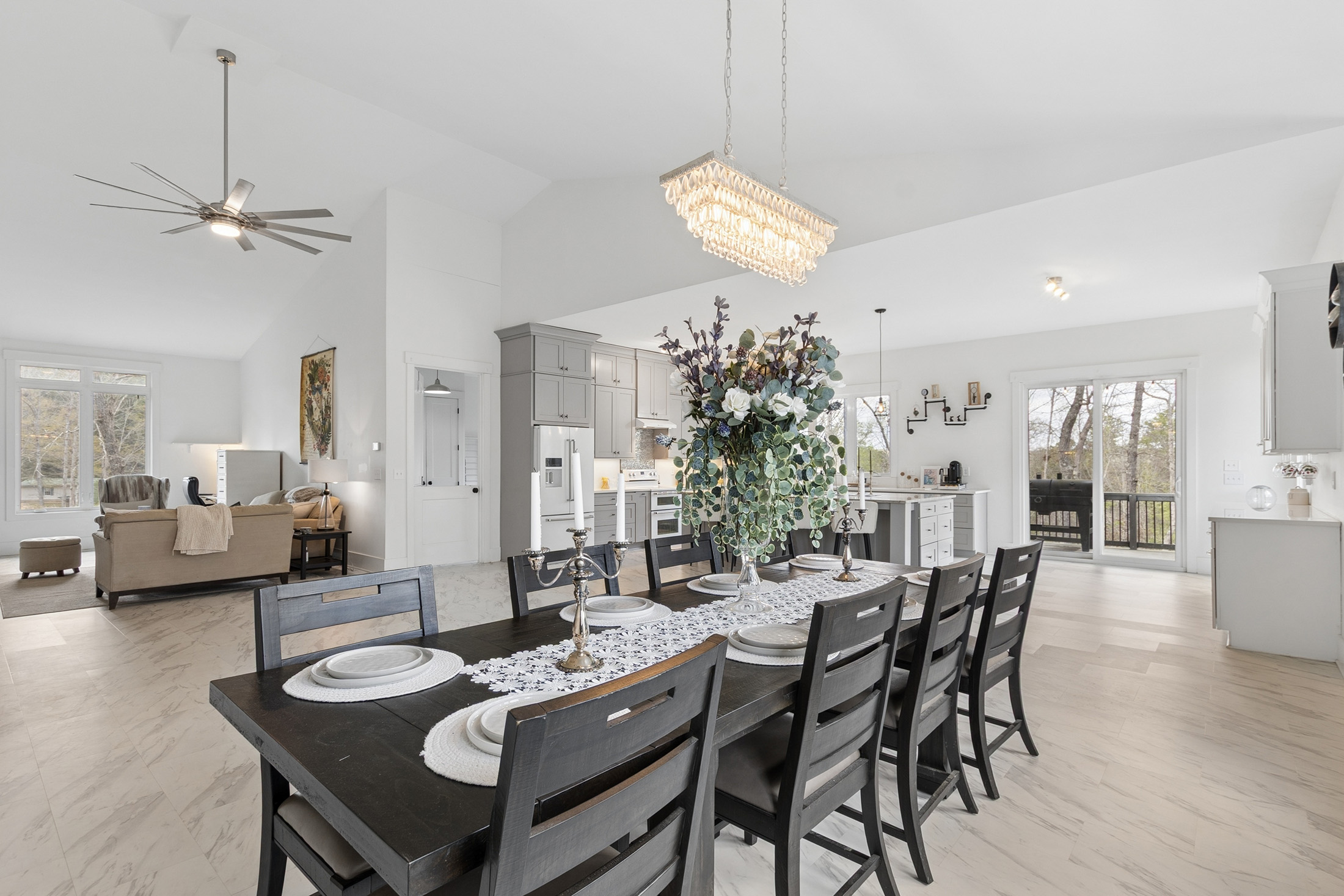  Extraordinary Custom-Built 2019 Barndominium-Inspired Residence - 物件實景