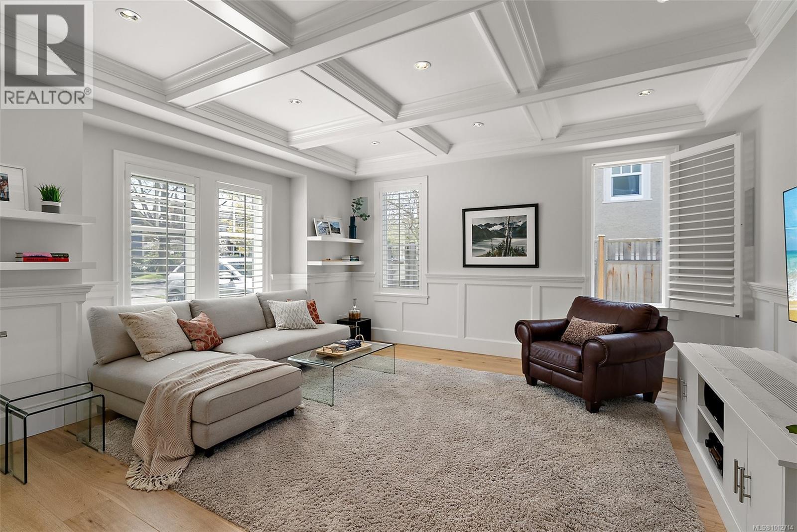 OAK BAY, British Columbia, V8S 2W2, CA, 3 Bedrooms Bedrooms, ,3 BathroomsBathrooms,Residential,For Sale,1949531
