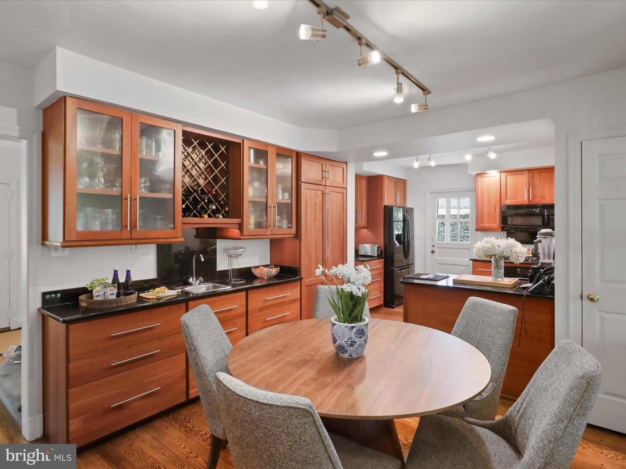 Arlington, Virginia, 22207, United States, 4 Bedrooms Bedrooms, ,4 BathroomsBathrooms,Residential,For Sale,1792386
