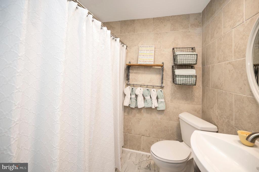Fredericksburg, Virginia, 22401, United States, 4 Bedrooms Bedrooms, ,3 BathroomsBathrooms,Residential,For Sale,1916037