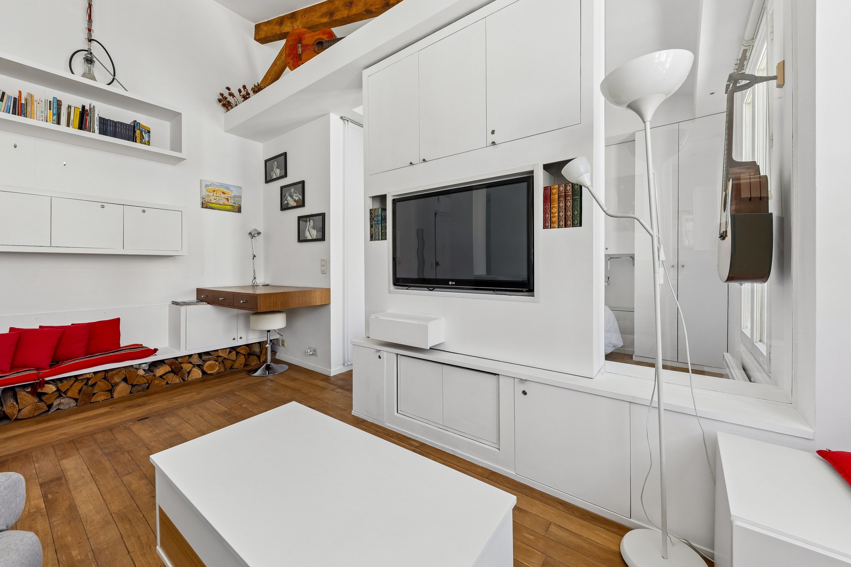  Paris XVIII — Bright top-floor apartment in the Abbesses area, with open views … - 物件實景