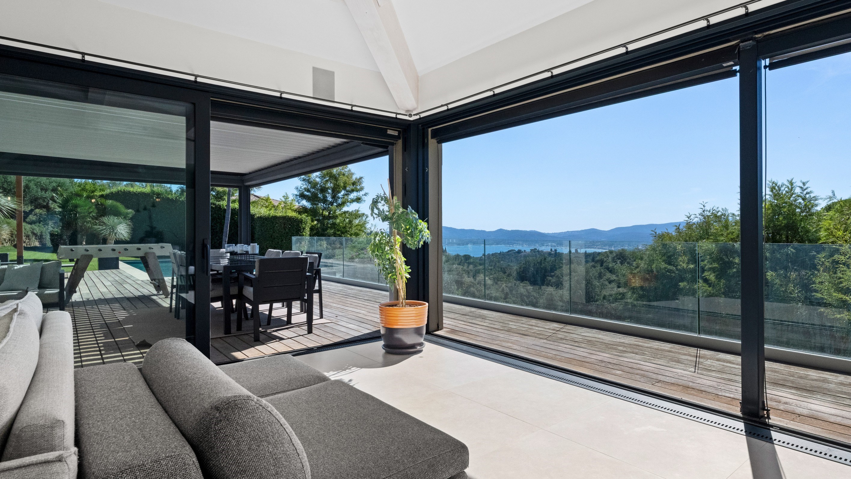  GRIMAUD – CONTEMPORARY VILLA WITH SEA VIEWS NEAR BEAUVALLON GOLF COURSE - 物件實景