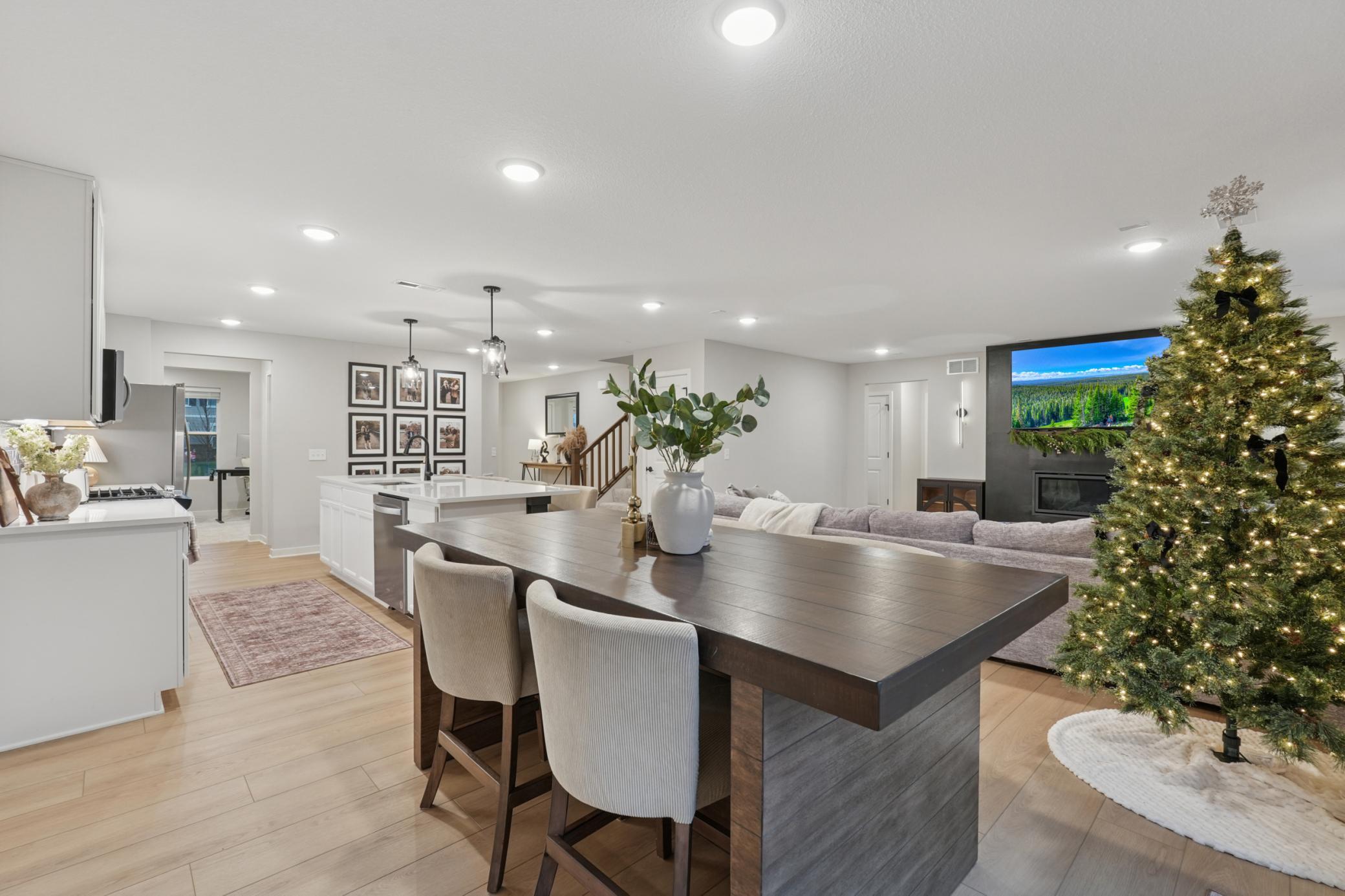 Cottage Grove, Minnesota, 55016, United States, 5 Bedrooms Bedrooms, ,1 BathroomBathrooms,Residential,For Sale,2000572