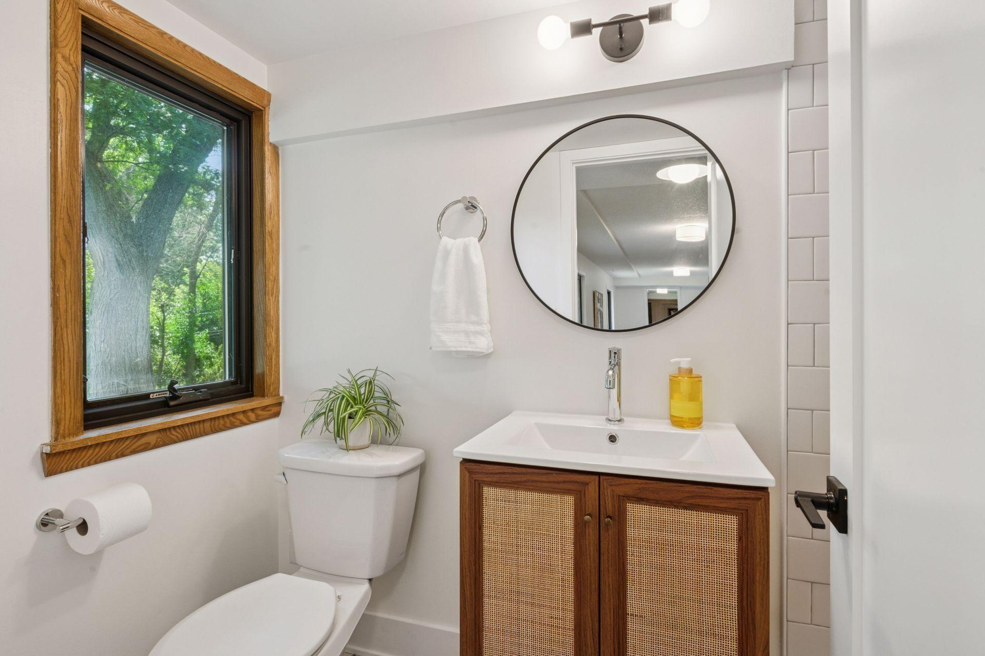 Golden Valley, Minnesota, 55427, United States, 5 Bedrooms Bedrooms, ,1 BathroomBathrooms,Residential,For Sale,1903396
