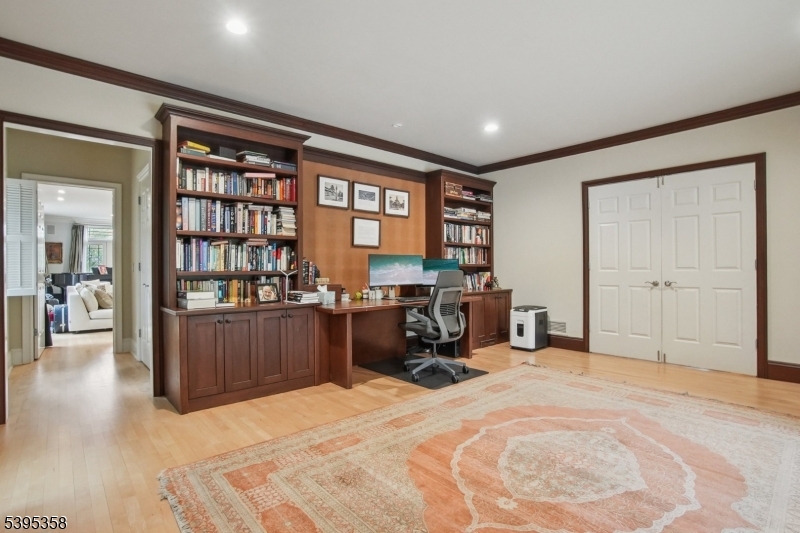 Millburn Twp., New Jersey, 07078, United States, 6 Bedrooms Bedrooms, ,7 BathroomsBathrooms,Residential,For Sale,1991831