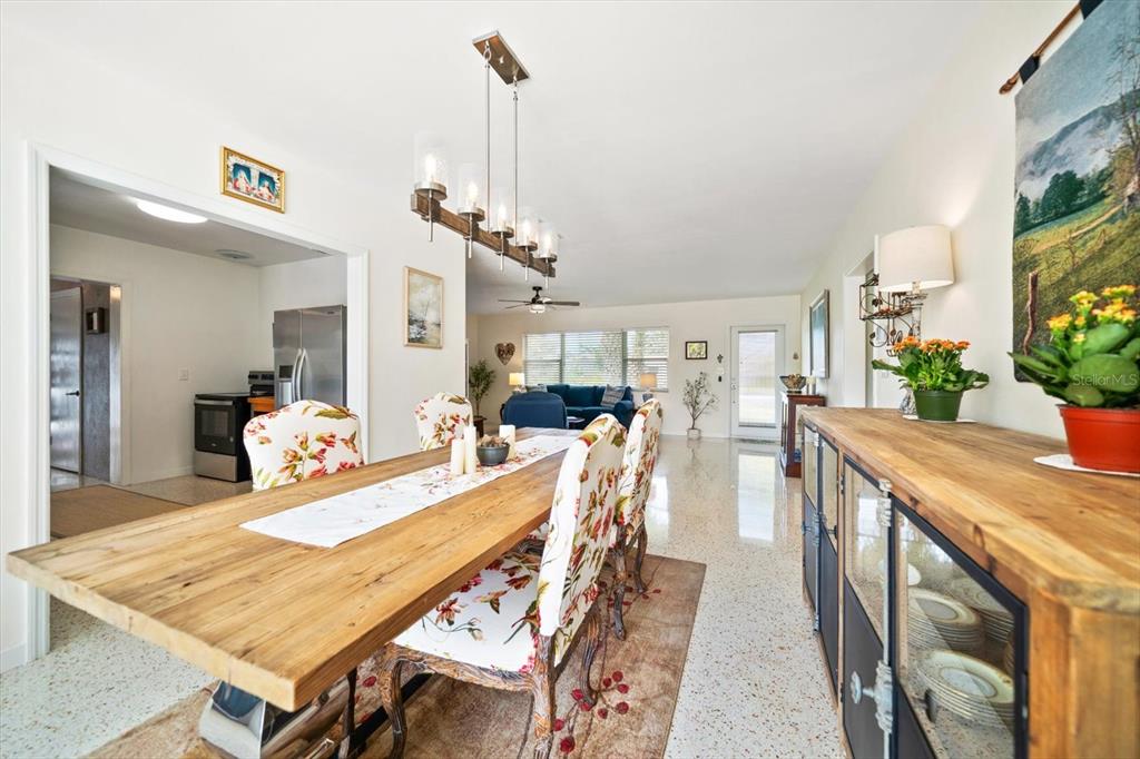 Belleair, Florida, 33756, United States, 2 Bedrooms Bedrooms, ,2 BathroomsBathrooms,Residential,For Sale,1917334