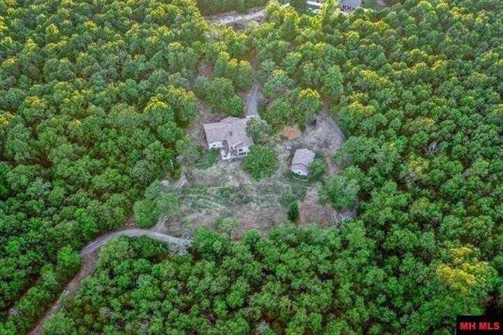 Mountain Home, Arkansas, 72653, United States, 5 Bedrooms Bedrooms, ,4 BathroomsBathrooms,Residential,For Sale,2031508